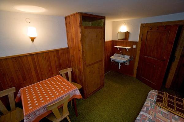 Schronisko Pttk Samotnia Hostel Karpacz Szoba fotó
